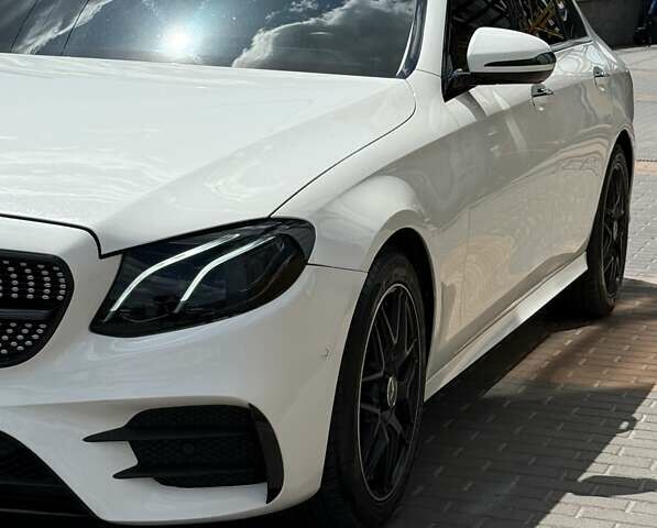 Белый Мерседес Е-Класс, объемом двигателя 1.99 л и пробегом 99 тыс. км за 29700 $, фото 4 на Automoto.ua