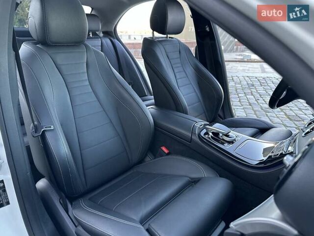 Белый Мерседес Е-Класс, объемом двигателя 1.95 л и пробегом 170 тыс. км за 30999 $, фото 91 на Automoto.ua