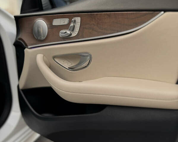 Білий Мерседес Е-Клас, об'ємом двигуна 1.99 л та пробігом 160 тис. км за 30900 $, фото 27 на Automoto.ua