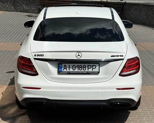 Белый Мерседес Е-Класс, объемом двигателя 1.99 л и пробегом 99 тыс. км за 29700 $, фото 25 на Automoto.ua