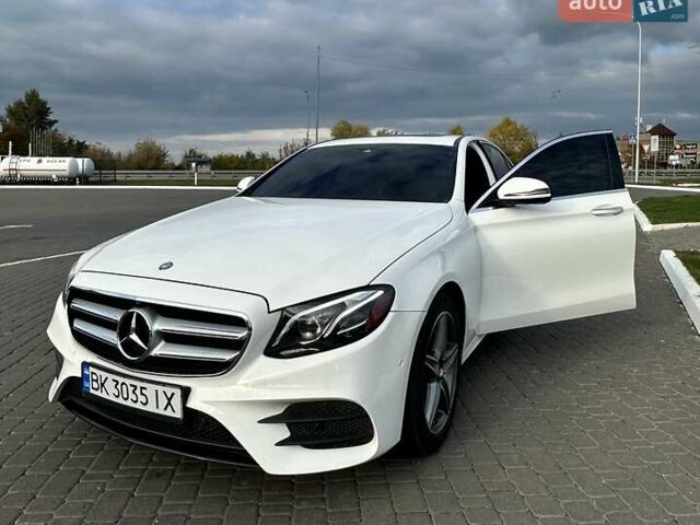 Мерседес Е-Клас 2016 у Рівному на Automoto.ua Білий Мерседес Е-Клас, об'ємом двигуна 1.99 л та пробігом 65 тис. км за 27500 $, фото 10 на Automoto.ua