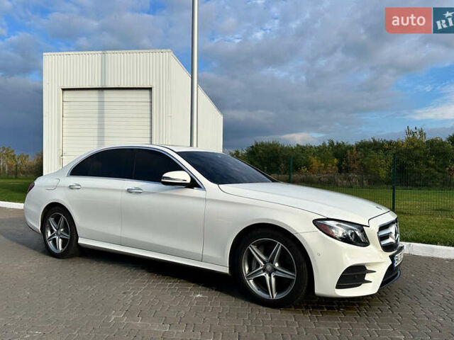 Білий Мерседес Е-Клас, об'ємом двигуна 1.99 л та пробігом 65 тис. км за 27499 $, фото 3 на Automoto.ua