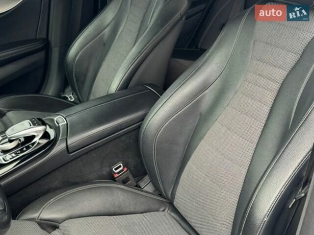 Белый Мерседес Е-Класс, объемом двигателя 1.95 л и пробегом 185 тыс. км за 30000 $, фото 11 на Automoto.ua