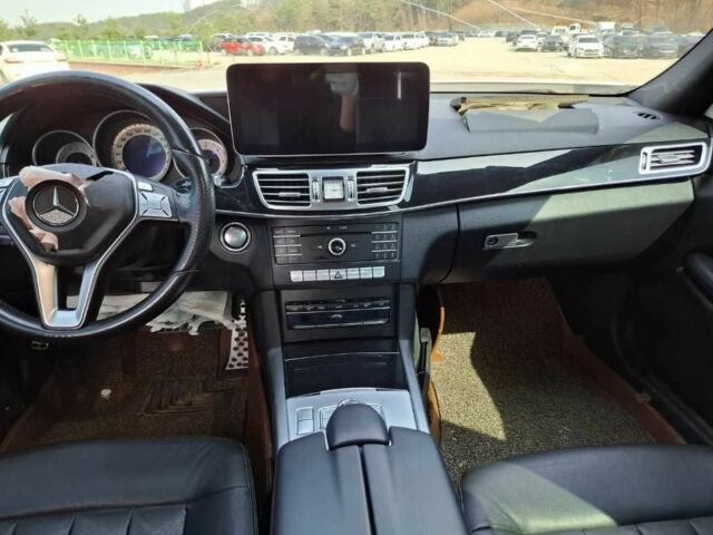 Белый Мерседес Е-Класс, объемом двигателя 2.2 л и пробегом 210 тыс. км за 5500 $, фото 9 на Automoto.ua