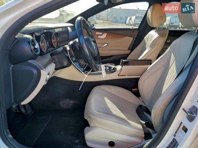 Белый Мерседес Е-Класс, объемом двигателя 3.5 л и пробегом 120 тыс. км за 7400 $, фото 7 на Automoto.ua