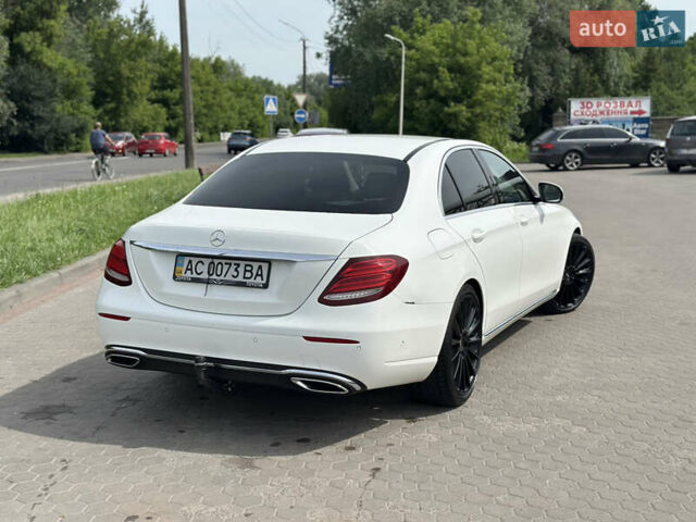 Белый Мерседес Е-Класс, объемом двигателя 1.9 л и пробегом 257 тыс. км за 27900 $, фото 2 на Automoto.ua