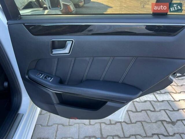 Белый Мерседес Е-Класс, объемом двигателя 2.14 л и пробегом 219 тыс. км за 19400 $, фото 36 на Automoto.ua