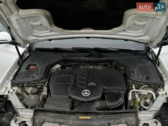 Белый Мерседес Е-Класс, объемом двигателя 1.95 л и пробегом 185 тыс. км за 30000 $, фото 22 на Automoto.ua