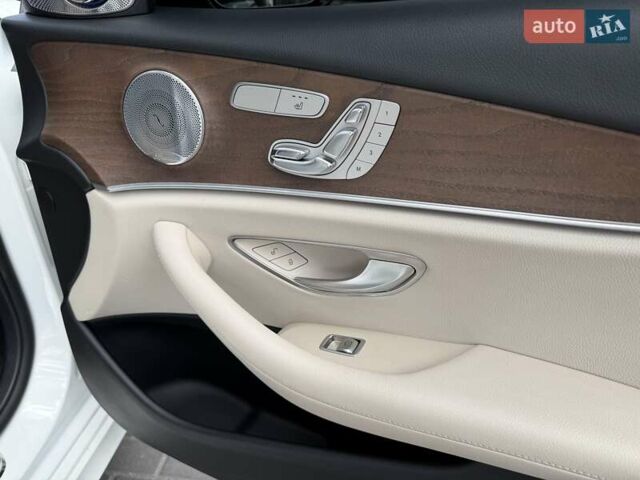 Белый Мерседес Е-Класс, объемом двигателя 1.99 л и пробегом 99 тыс. км за 29700 $, фото 42 на Automoto.ua