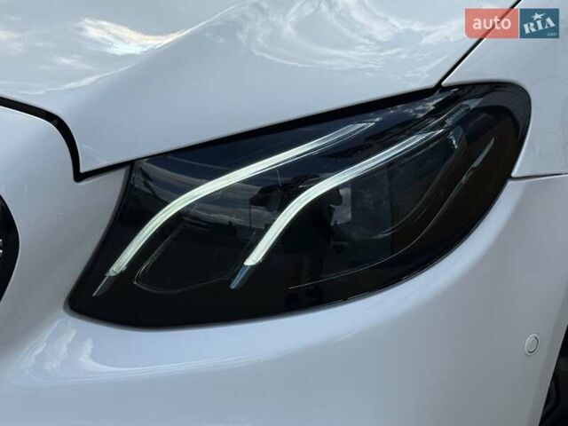 Белый Мерседес Е-Класс, объемом двигателя 1.99 л и пробегом 99 тыс. км за 29700 $, фото 7 на Automoto.ua