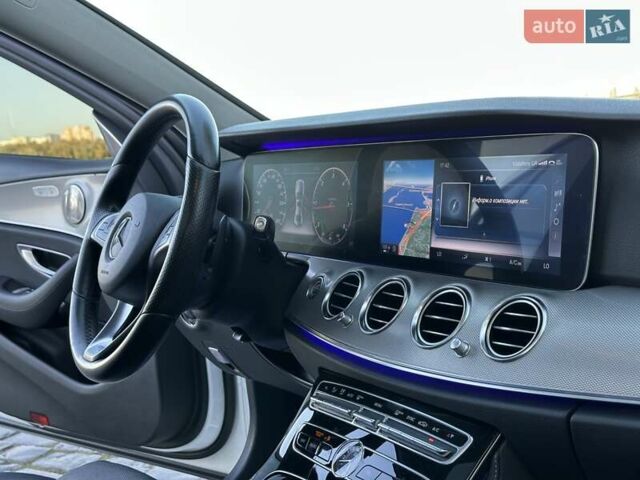 Белый Мерседес Е-Класс, объемом двигателя 1.95 л и пробегом 170 тыс. км за 30999 $, фото 100 на Automoto.ua