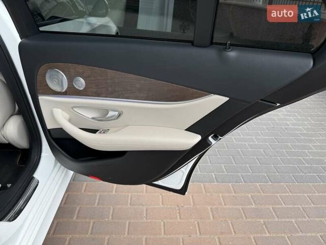 Белый Мерседес Е-Класс, объемом двигателя 1.99 л и пробегом 99 тыс. км за 29700 $, фото 43 на Automoto.ua