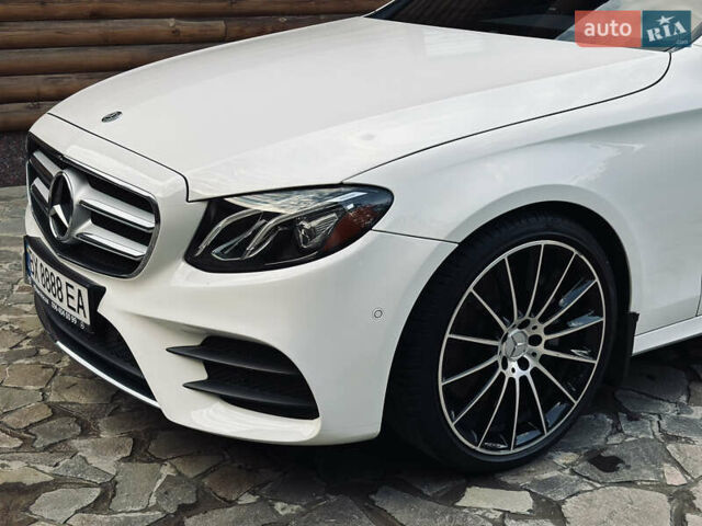 Белый Мерседес Е-Класс, объемом двигателя 2 л и пробегом 52 тыс. км за 33000 $, фото 2 на Automoto.ua