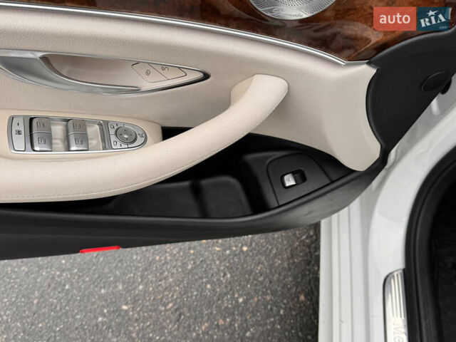 Білий Мерседес Е-Клас, об'ємом двигуна 1.99 л та пробігом 141 тис. км за 26950 $, фото 30 на Automoto.ua