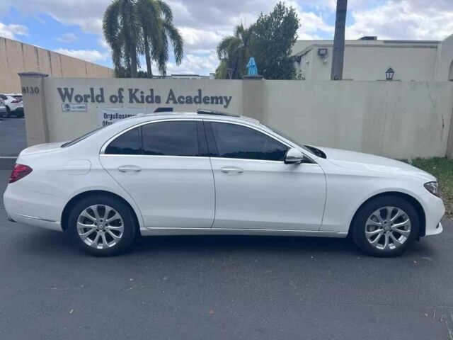 Белый Мерседес Е-Класс, объемом двигателя 2 л и пробегом 59 тыс. км за 6400 $, фото 5 на Automoto.ua