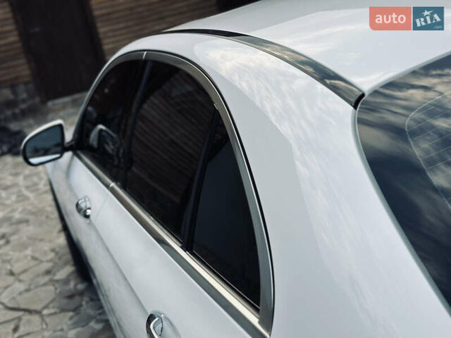 Белый Мерседес Е-Класс, объемом двигателя 2 л и пробегом 52 тыс. км за 33000 $, фото 9 на Automoto.ua