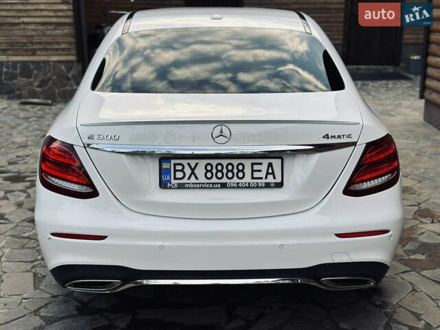 Белый Мерседес Е-Класс, объемом двигателя 2 л и пробегом 52 тыс. км за 33000 $, фото 6 на Automoto.ua