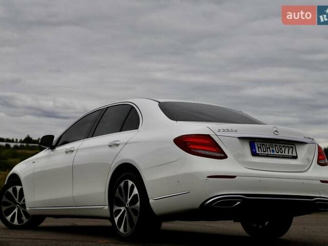 Білий Мерседес Е-Клас, об'ємом двигуна 2 л та пробігом 107 тис. км за 26900 $, фото 10 на Automoto.ua