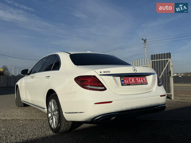 Белый Мерседес Е-Класс, объемом двигателя 2 л и пробегом 85 тыс. км за 22500 $, фото 8 на Automoto.ua