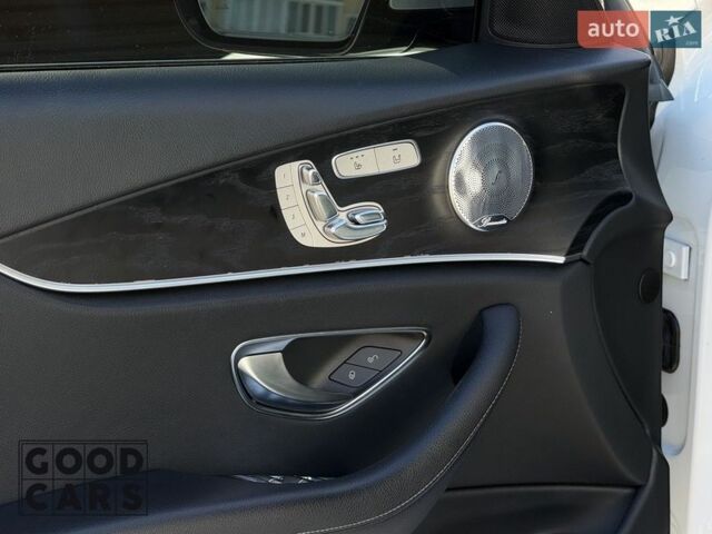 Белый Мерседес Е-Класс, объемом двигателя 1.99 л и пробегом 78 тыс. км за 32000 $, фото 18 на Automoto.ua