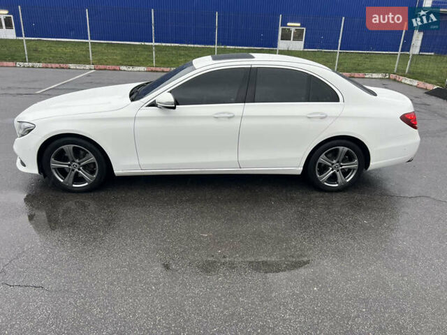 Белый Мерседес Е-Класс, объемом двигателя 1.95 л и пробегом 125 тыс. км за 28500 $, фото 3 на Automoto.ua
