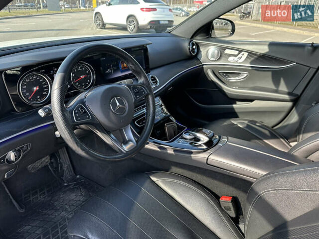 Белый Мерседес Е-Класс, объемом двигателя 2 л и пробегом 94 тыс. км за 34999 $, фото 16 на Automoto.ua