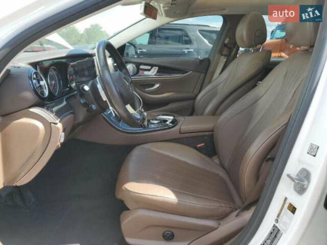 Мерседес Е-Класс 2017 в Одессе на Automoto.ua Белый Мерседес Е-Класс, объемом двигателя 2 л и пробегом 117 тыс. км за 9900 $, фото 6 на Automoto.ua