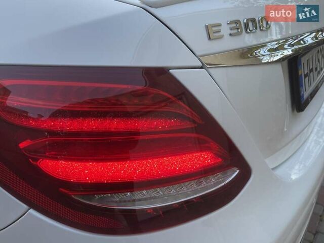 Білий Мерседес Е-Клас, об'ємом двигуна 1.99 л та пробігом 74 тис. км за 30000 $, фото 13 на Automoto.ua