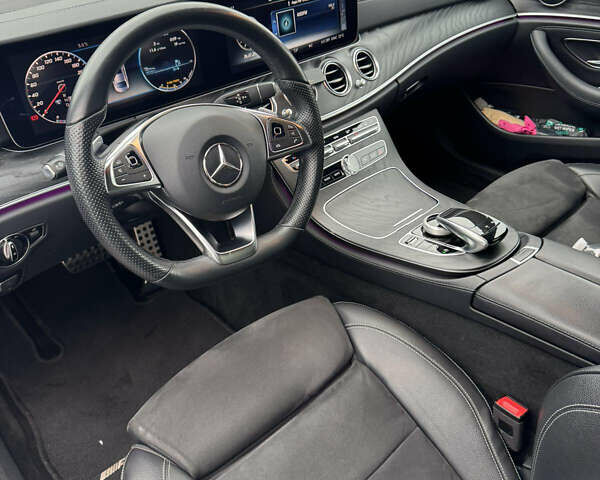 Белый Мерседес Е-Класс, объемом двигателя 1.95 л и пробегом 175 тыс. км за 29999 $, фото 4 на Automoto.ua