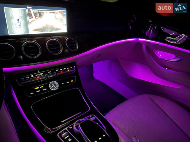 Белый Мерседес Е-Класс, объемом двигателя 2 л и пробегом 85 тыс. км за 22500 $, фото 3 на Automoto.ua