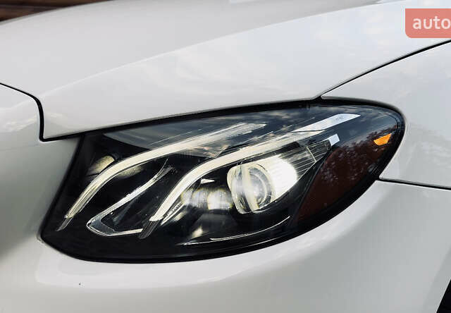 Белый Мерседес Е-Класс, объемом двигателя 2 л и пробегом 52 тыс. км за 33000 $, фото 36 на Automoto.ua