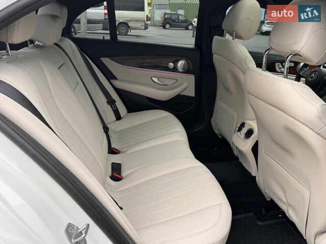 Білий Мерседес Е-Клас, об'ємом двигуна 1.99 л та пробігом 141 тис. км за 26950 $, фото 52 на Automoto.ua