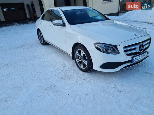Білий Мерседес Е-Клас, об'ємом двигуна 2 л та пробігом 100 тис. км за 30000 $, фото 2 на Automoto.ua