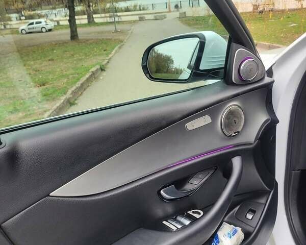 Білий Мерседес Е-Клас, об'ємом двигуна 2 л та пробігом 213 тис. км за 18990 $, фото 8 на Automoto.ua