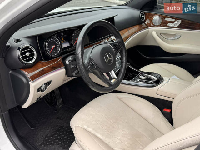 Білий Мерседес Е-Клас, об'ємом двигуна 1.99 л та пробігом 141 тис. км за 26950 $, фото 33 на Automoto.ua