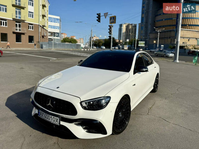 Белый Мерседес Е-Класс, объемом двигателя 3 л и пробегом 108 тыс. км за 41900 $, фото 1 на Automoto.ua