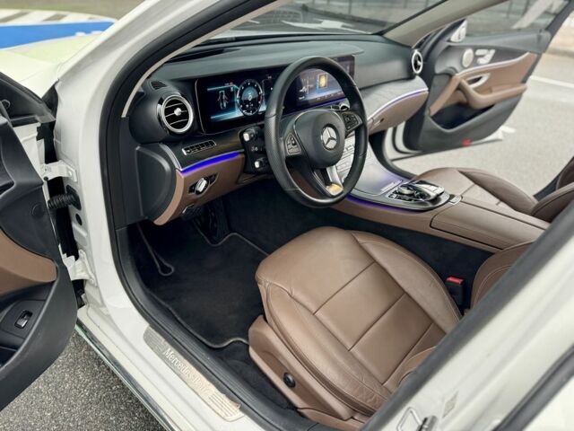 Білий Мерседес Е-Клас, об'ємом двигуна 2 л та пробігом 99 тис. км за 31900 $, фото 8 на Automoto.ua