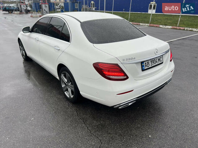 Белый Мерседес Е-Класс, объемом двигателя 1.95 л и пробегом 125 тыс. км за 28500 $, фото 4 на Automoto.ua