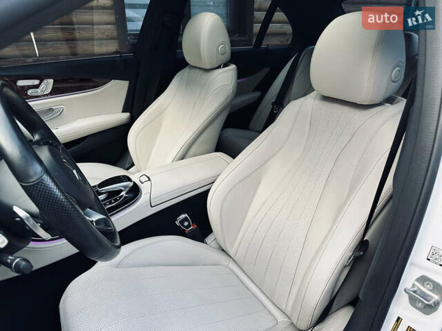 Белый Мерседес Е-Класс, объемом двигателя 2 л и пробегом 52 тыс. км за 33000 $, фото 15 на Automoto.ua