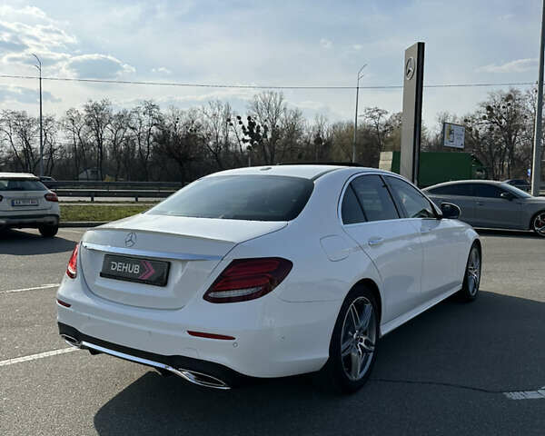 Белый Мерседес Е-Класс, объемом двигателя 2 л и пробегом 94 тыс. км за 34999 $, фото 7 на Automoto.ua