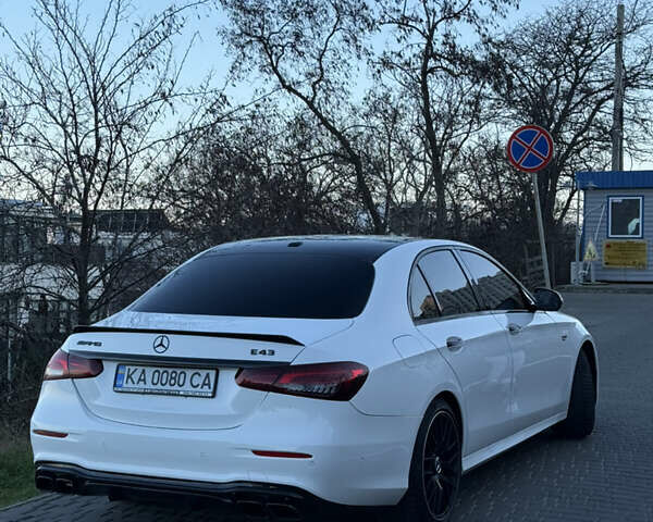 Білий Мерседес Е-Клас, об'ємом двигуна 3 л та пробігом 115 тис. км за 38500 $, фото 4 на Automoto.ua