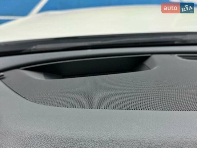 Білий Мерседес Е-Клас, об'ємом двигуна 1.95 л та пробігом 99 тис. км за 31900 $, фото 61 на Automoto.ua