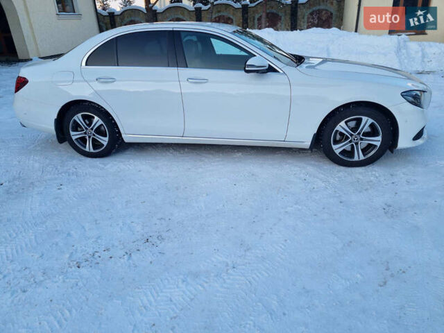 Білий Мерседес Е-Клас, об'ємом двигуна 2 л та пробігом 100 тис. км за 30000 $, фото 3 на Automoto.ua