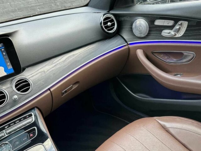 Білий Мерседес Е-Клас, об'ємом двигуна 2 л та пробігом 60 тис. км за 7000 $, фото 8 на Automoto.ua
