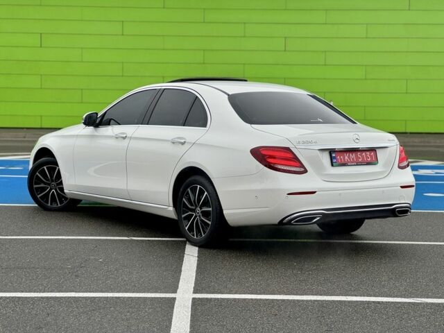 Білий Мерседес Е-Клас, об'ємом двигуна 2 л та пробігом 99 тис. км за 31900 $, фото 5 на Automoto.ua