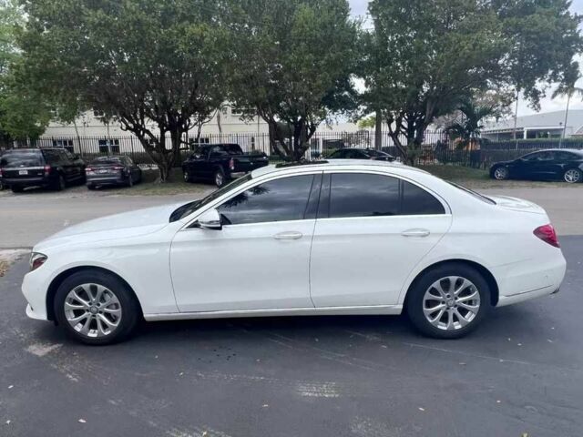 Белый Мерседес Е-Класс, объемом двигателя 2 л и пробегом 59 тыс. км за 6400 $, фото 22 на Automoto.ua