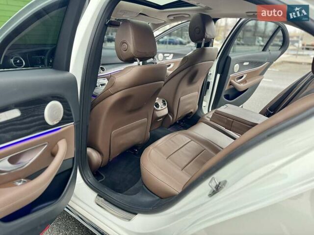 Білий Мерседес Е-Клас, об'ємом двигуна 1.95 л та пробігом 99 тис. км за 31900 $, фото 35 на Automoto.ua