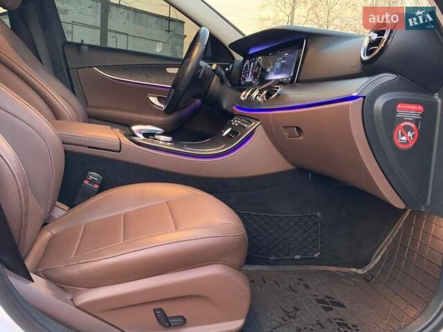Белый Мерседес Е-Класс, объемом двигателя 1.95 л и пробегом 129 тыс. км за 32999 $, фото 40 на Automoto.ua