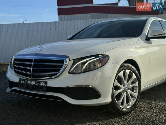 Белый Мерседес Е-Класс, объемом двигателя 2 л и пробегом 85 тыс. км за 22500 $, фото 6 на Automoto.ua