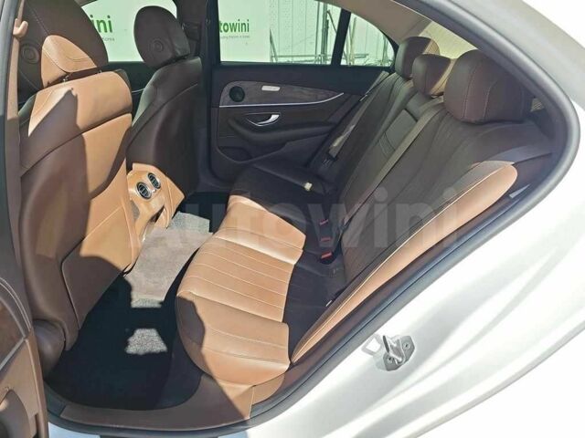 Белый Мерседес Е-Класс, объемом двигателя 2 л и пробегом 71 тыс. км за 12800 $, фото 8 на Automoto.ua